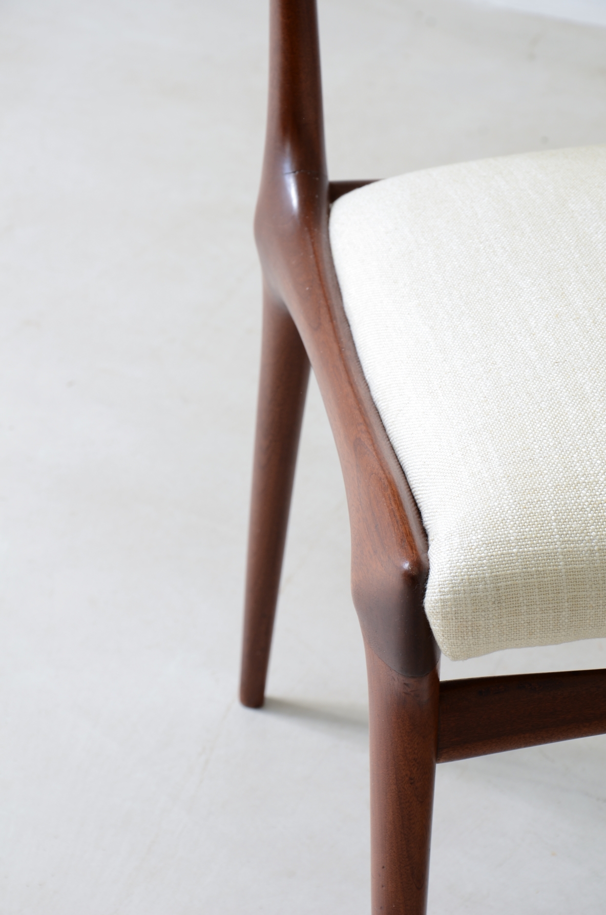 Carlo De Carli Rare set of six wood chairs model 585  Cassina production.