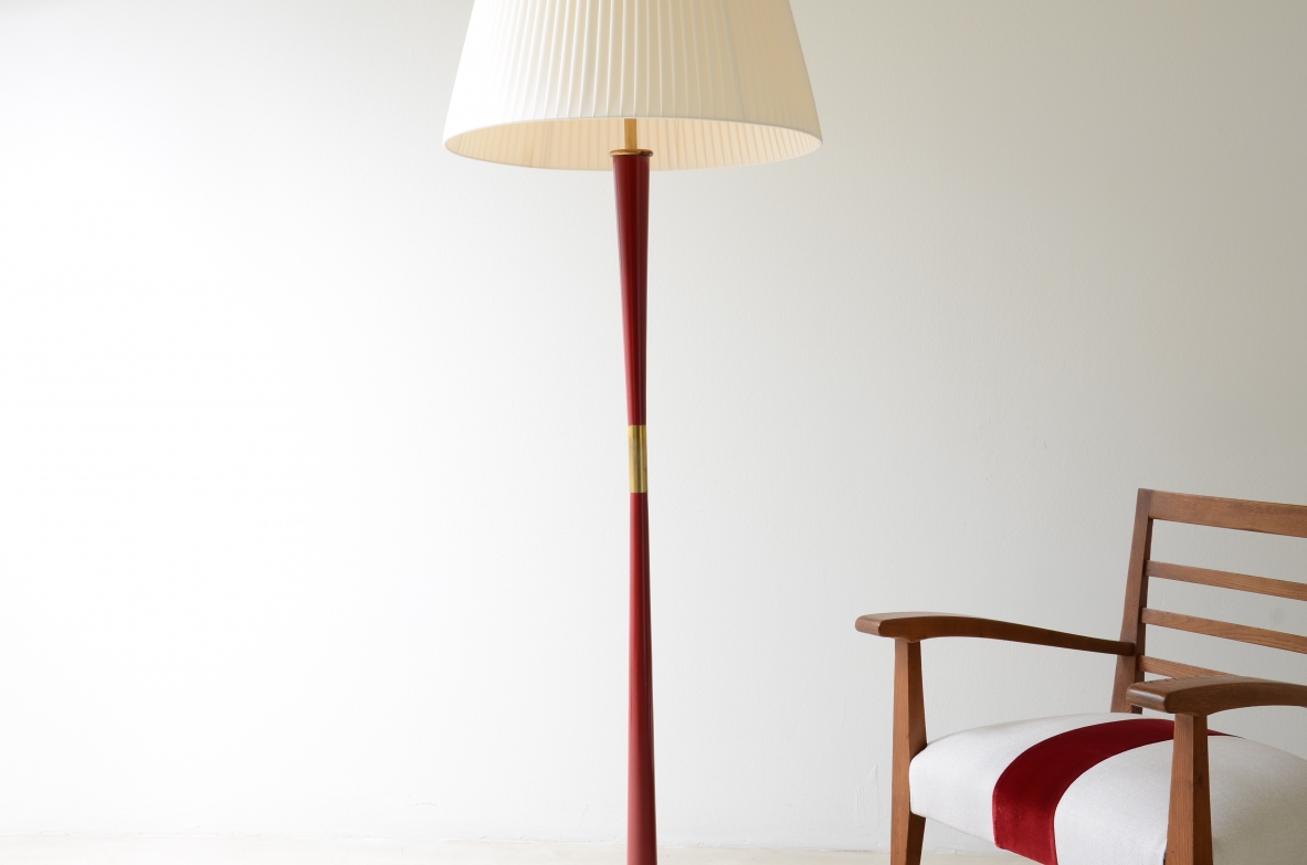 Stilnovo Milan  Floor lamp with green marble base and nice red lacquered wooden stem
