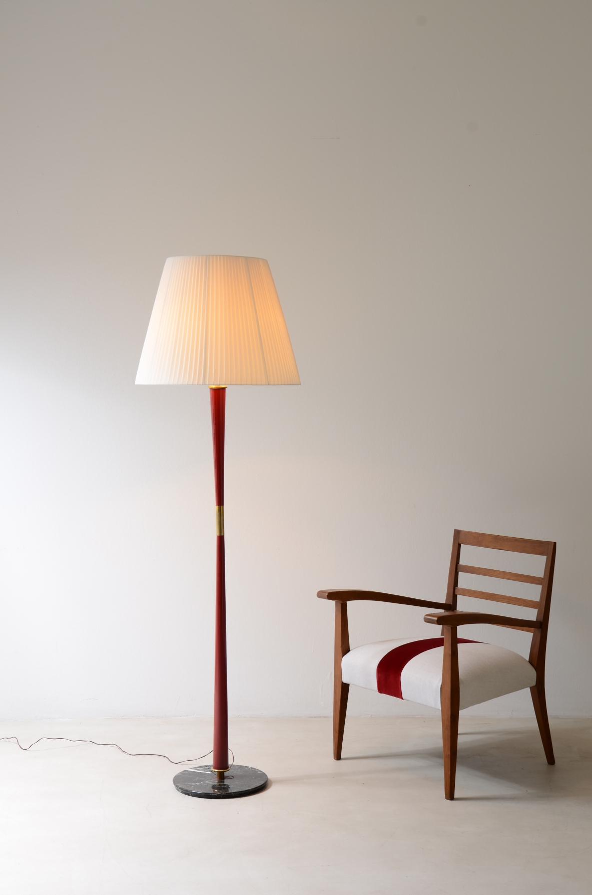 Stilnovo Milan  Floor lamp with green marble base and nice red lacquered wooden stem