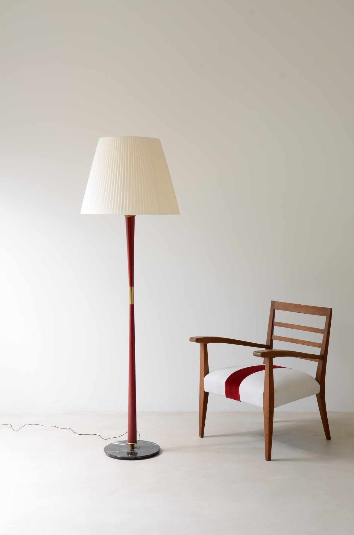 Stilnovo Milan  Floor lamp with green marble base and nice red lacquered wooden stem