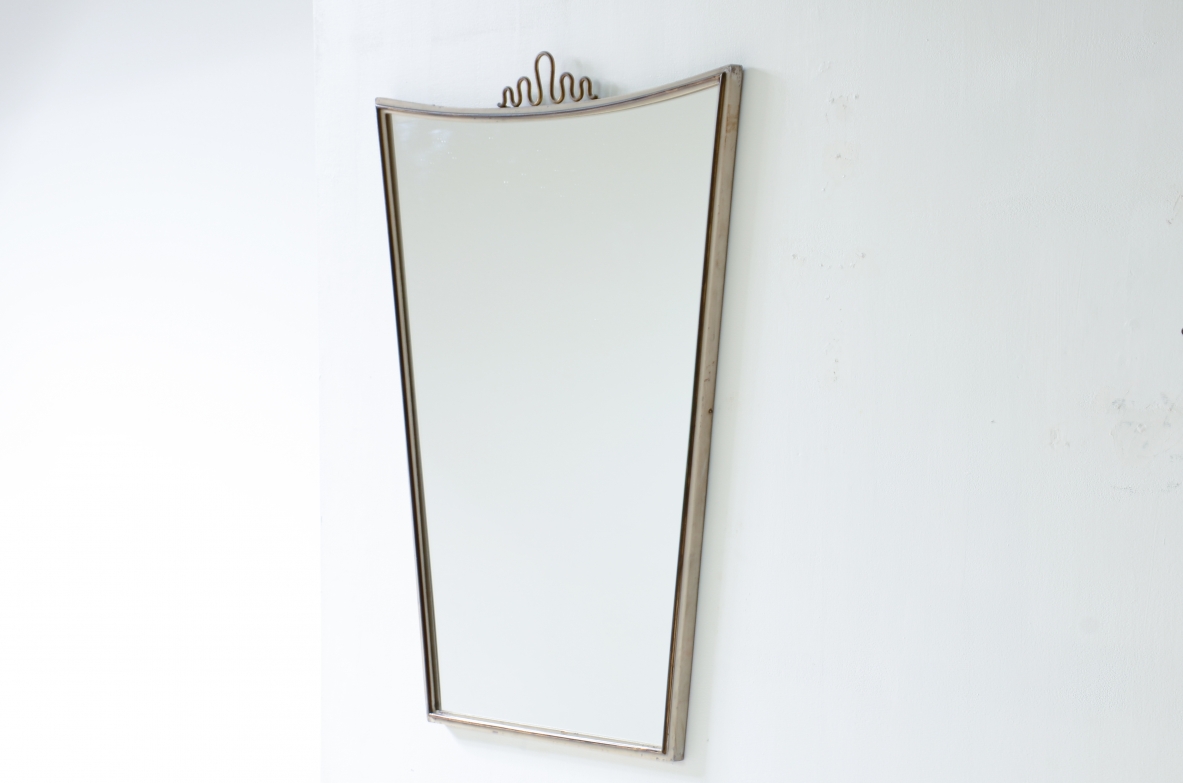 Gio Ponti  Specchiera con cornice in ottone e metallo laccato. 1950
