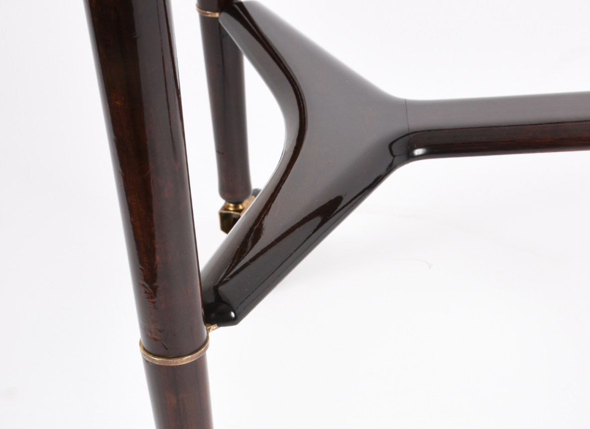 Ico Parisi, Elegant trolley model 48 in turned and shaped wood.Manufacturing A.De Faggis around 1950.