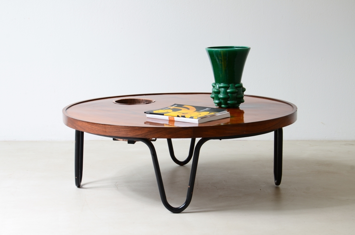 Large coffee table with wooden top and copper object holder, Italian manufacture 1950s.