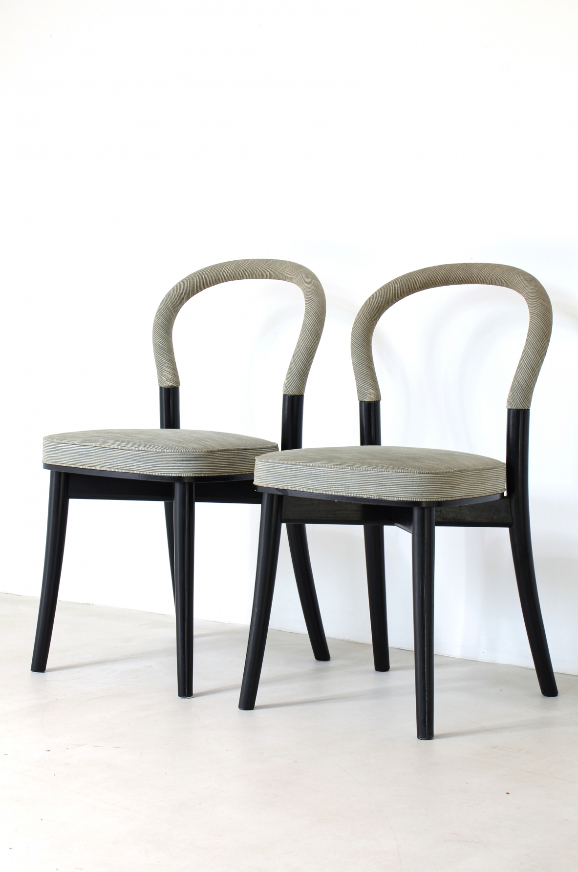 Erik Gunnar Asplund  Elegant set of 8 chairs Cassina