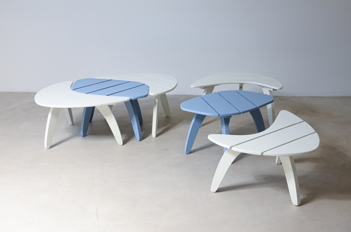 Two sets of coffee tables each composed of three modules in stained wood, Triconfort,   a France, ca. 1955.