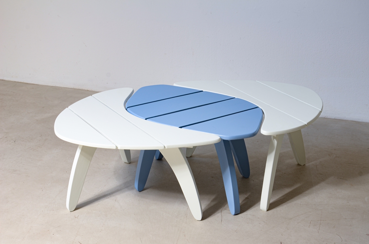 Two sets of coffee tables each composed of three modules in stained wood, Triconfort,   a France, ca. 1955.