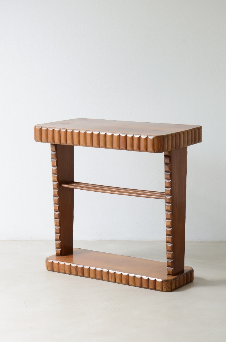 Piccola elegante console con profili in legno diamantato, Manifattura italiana 1940ca.