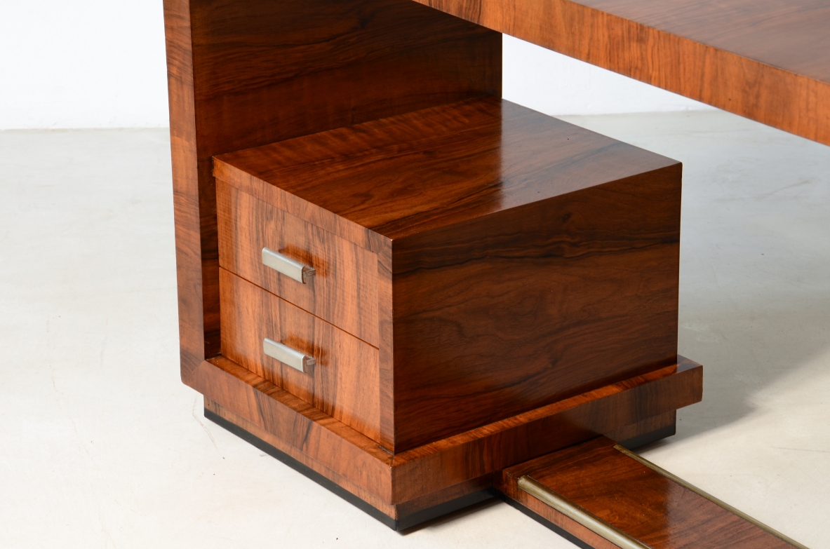 ABV. Borsani Varedo Elegant writing desk manufacture, ca. 1930.
