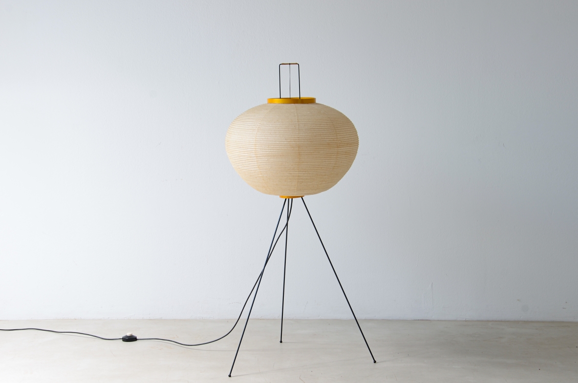 Isamu Noguchi Floor lamp in metal, wood and washi paper. 1950's