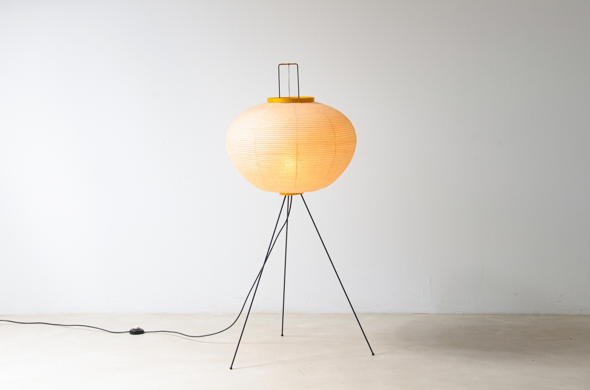 Isamu Noguchi Floor lamp in metal, wood and washi paper. 1950's