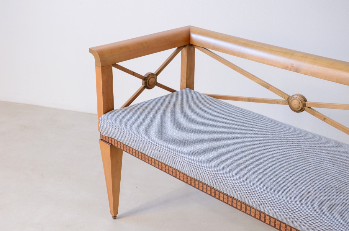 Ulisse Stacchini, Panchetta da ingresso in legno chiaro con motivo a crociera sullo schienale anni 30'. 