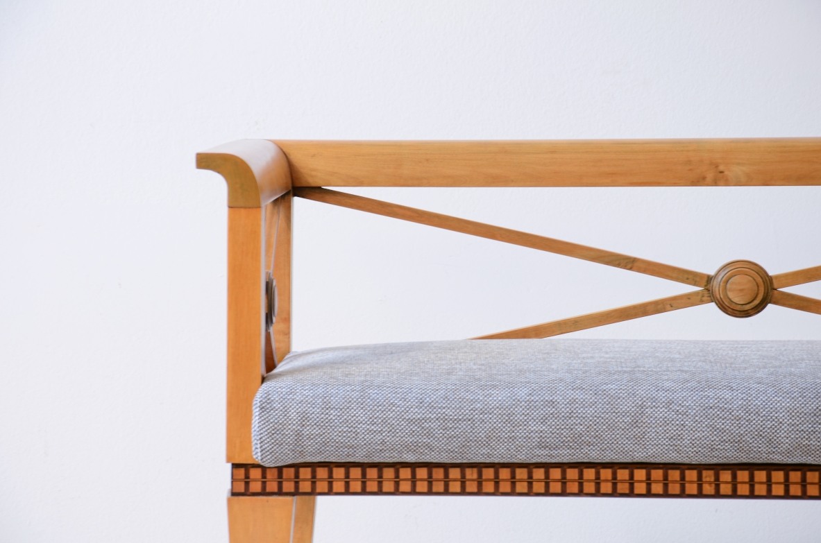 Ulisse Stacchini, Panchetta da ingresso in legno chiaro con motivo a crociera sullo schienale anni 30'. 