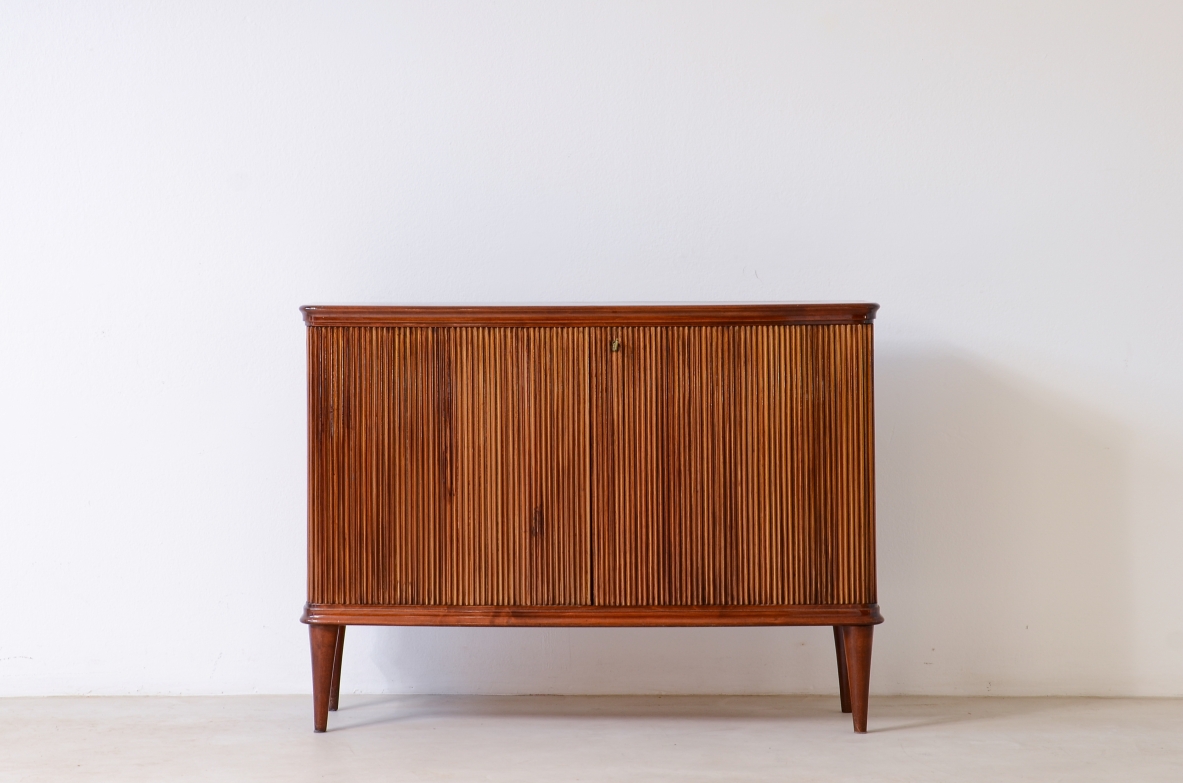 Paolo Buffa. Piccolo mobile a due ante in legno grissinato, Manifattura italiana anni '50