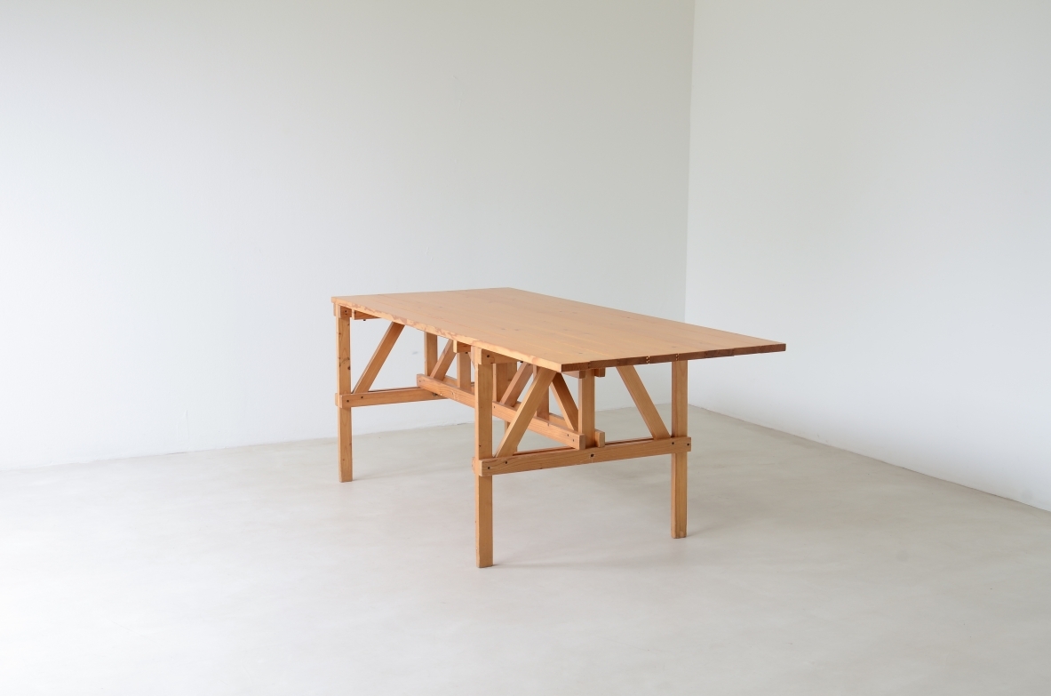 Enzo-Mari-in-legno-grezzo-realizzato-per-Simon-Metamobile-1974