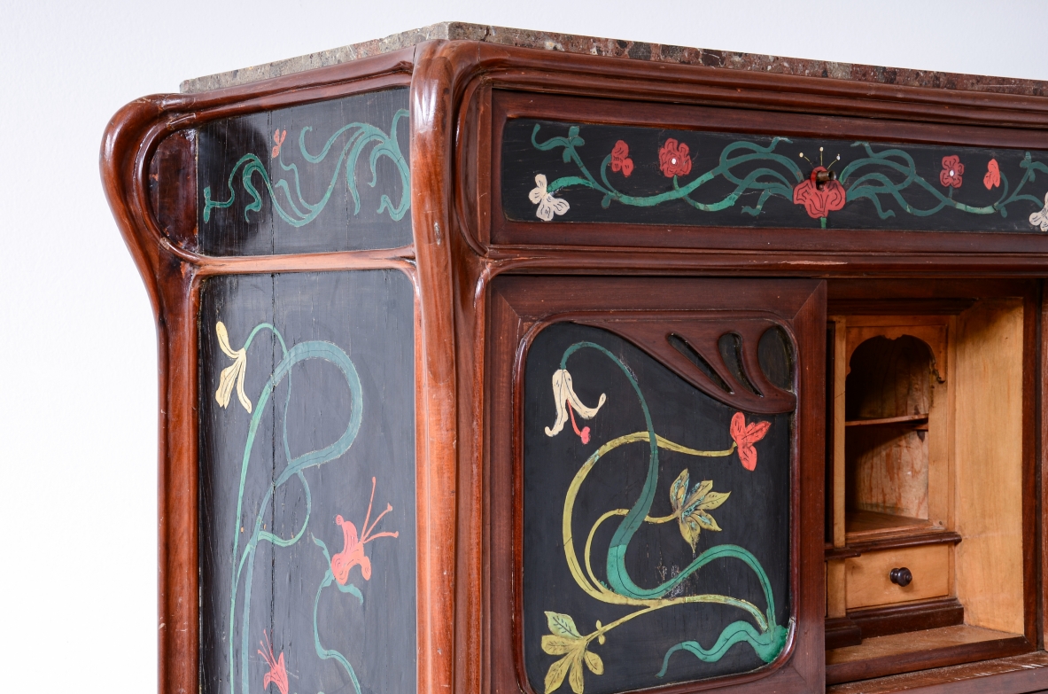Rare comode in the style of Louis Majorelle Italian Art Noveau, 1880-1910 ca.