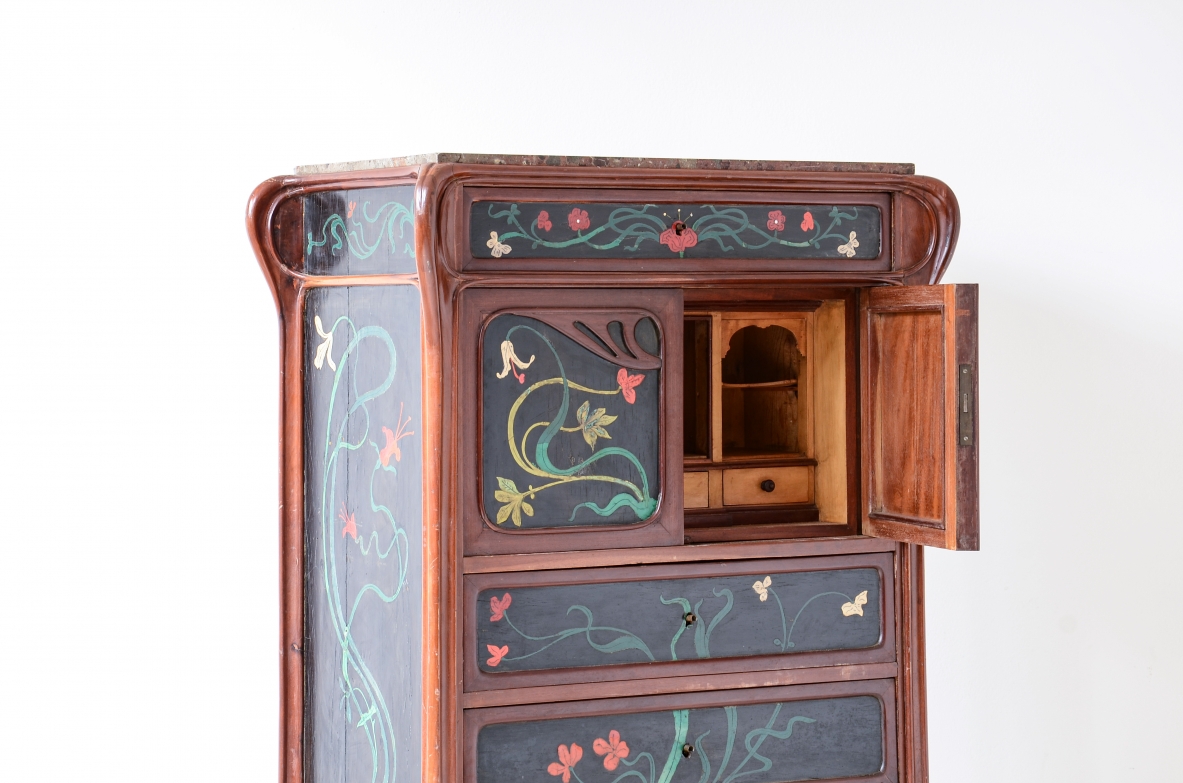 Rare comode in the style of Louis Majorelle Italian Art Noveau, 1880-1910 ca.