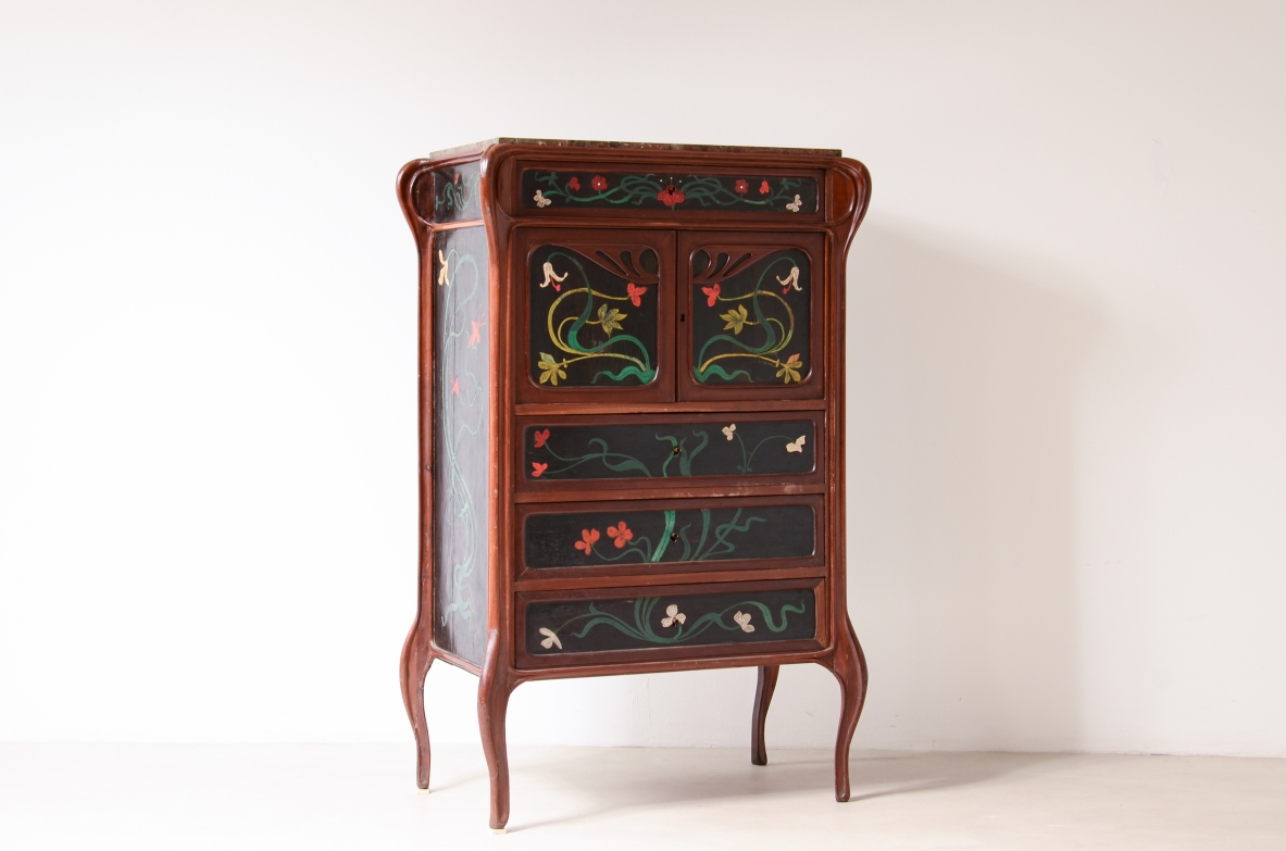 Rare comode in the style of Louis Majorelle Italian Art Noveau, 1880-1910 ca.