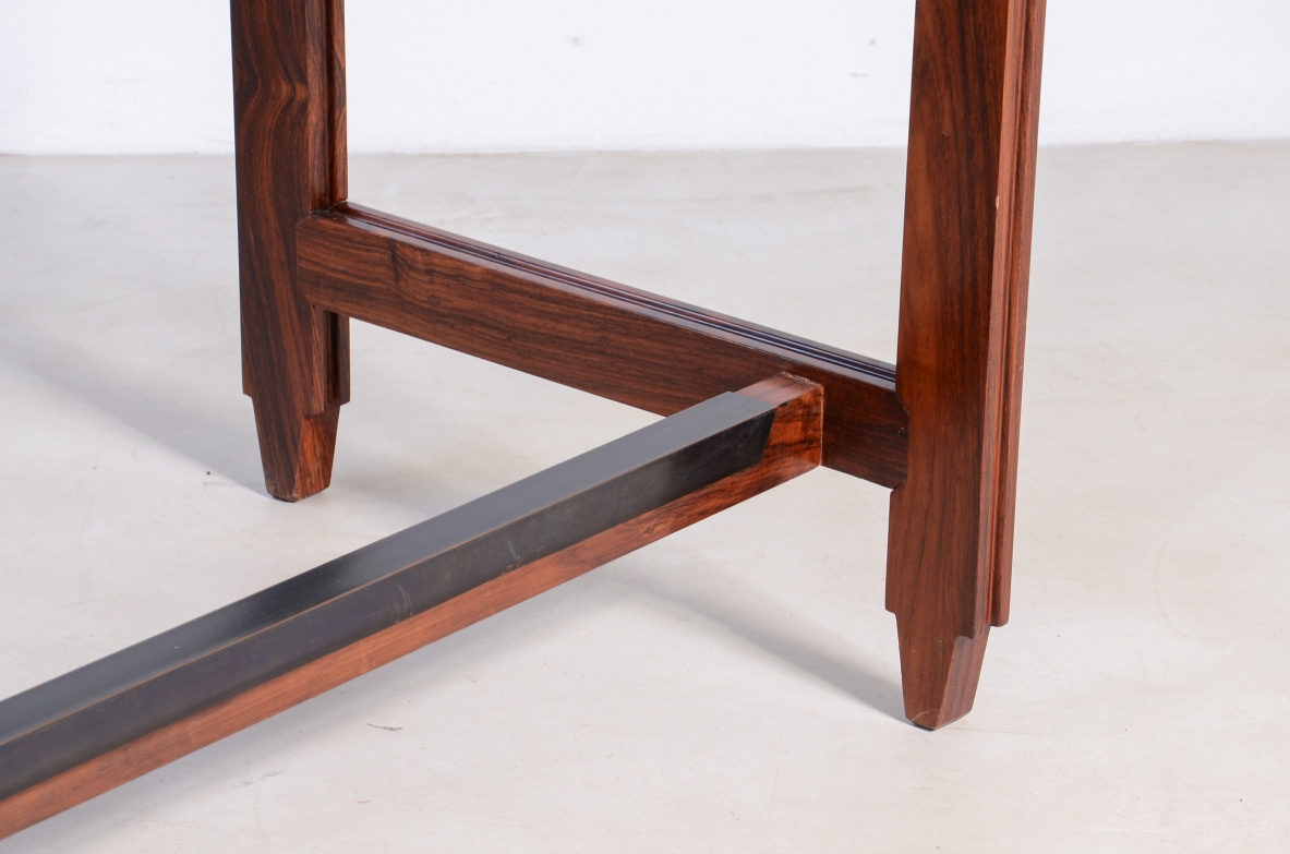 Elegante scrivania da centro con cassetti e scomparti libreria