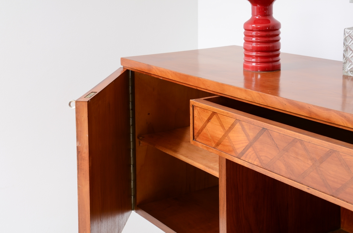 Gio Ponti  Splendido highboard con fronte in legno intarsiato a scacchiera, 1950
