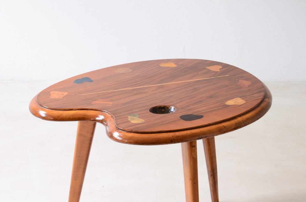 Three-legged coffee table with a palette-shaped top,  Italian manufacture, circa 1950.