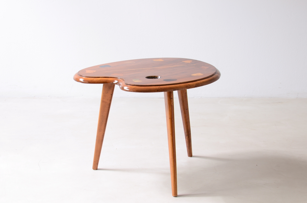 Three-legged coffee table with a palette-shaped top,  Italian manufacture, circa 1950.