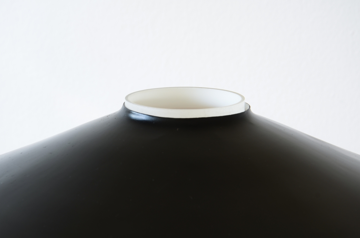 Table lamp in metal and turned brass