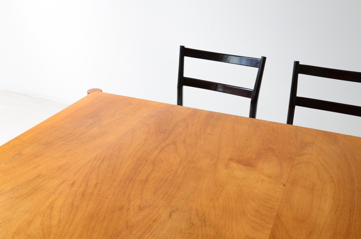 1940 Cherry table with turned legs and turned disc decoration