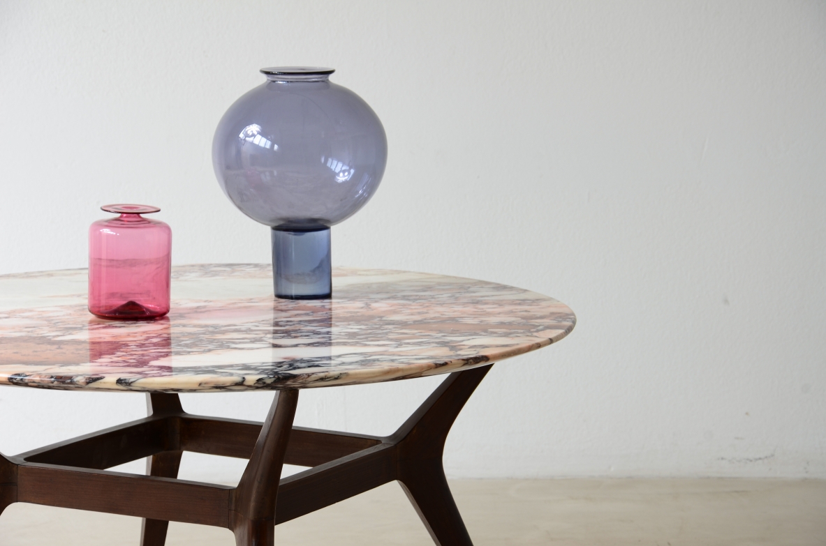 Coffee table with a splendid top made of 