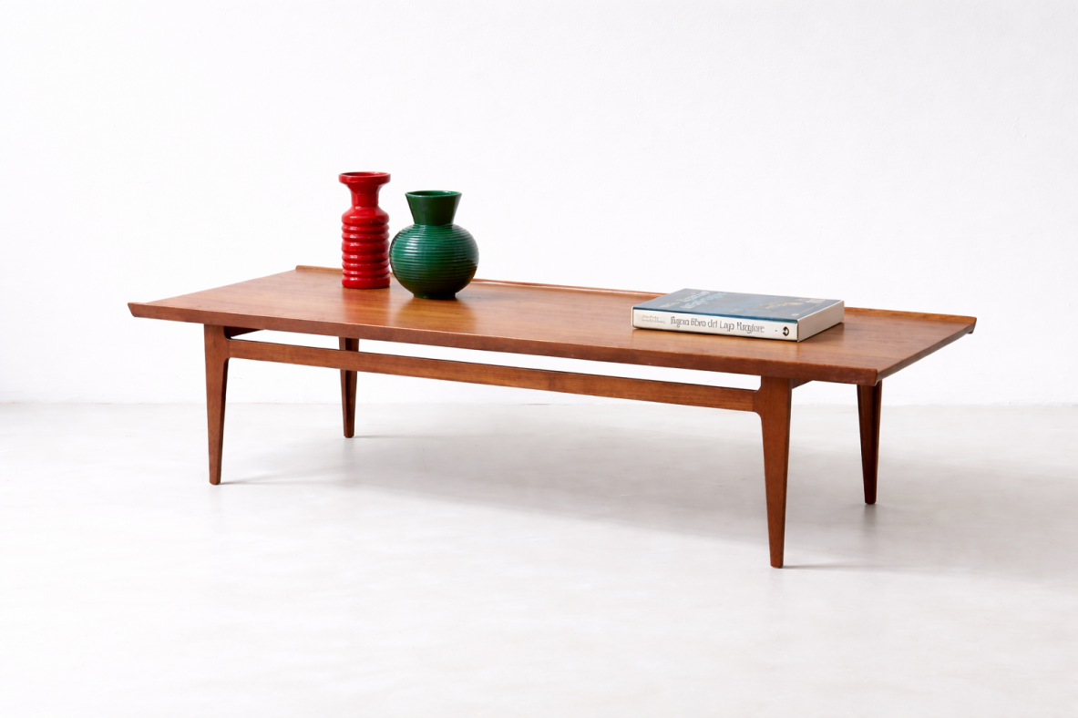 Finn Juhl Tavolino da caffè modello 531/45 in tek.Progettato nel 1958, etichettato e prodotto da France & Daverkosen.