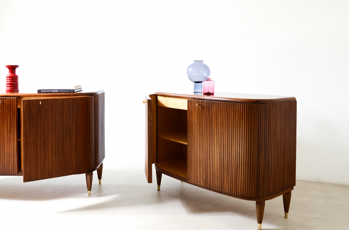 Due eleganti mobili gemelli in legno biondo, Attribuzione ABV Borsani 1940