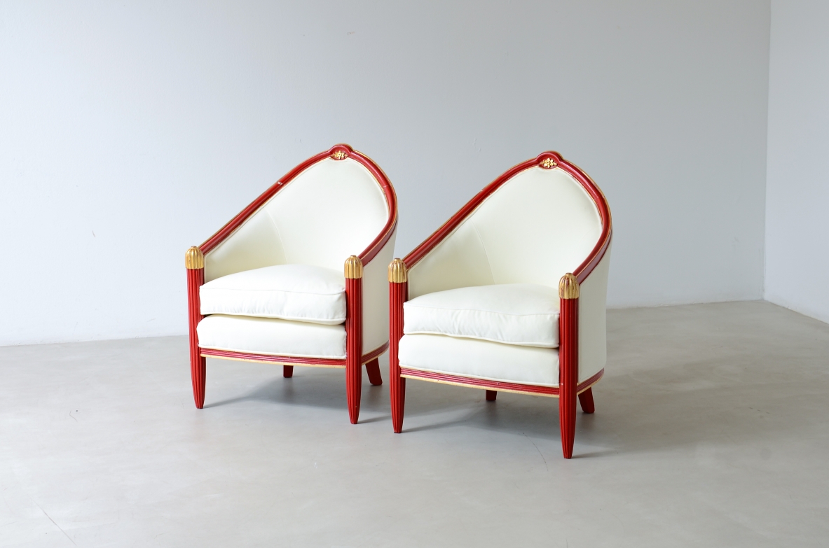 Coppia di poltroncine a pozzetto in legno laccato Francia, 1930ca