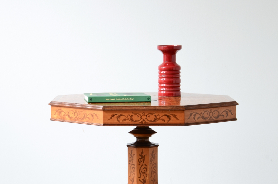 Elegant polychrome wood coffee table with inlays. Charles X period, ca. 1830.
