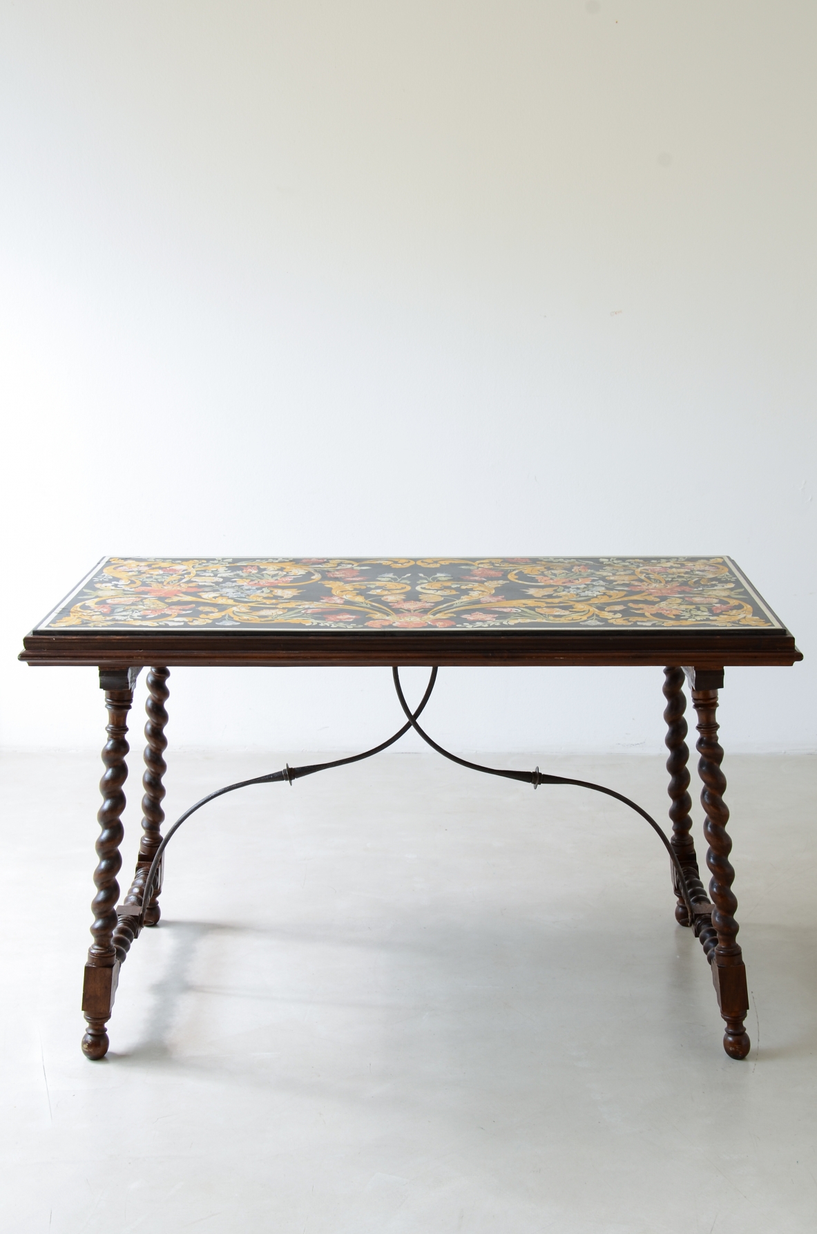 Stunning table with a rectangular polychrome scagliola top,ca. 1700-1730.