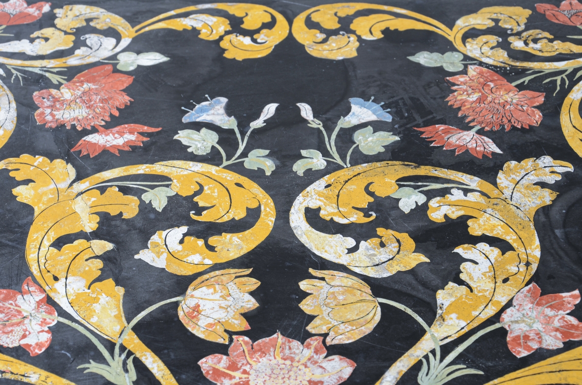 Stunning table with a rectangular polychrome scagliola top,ca. 1700-1730.