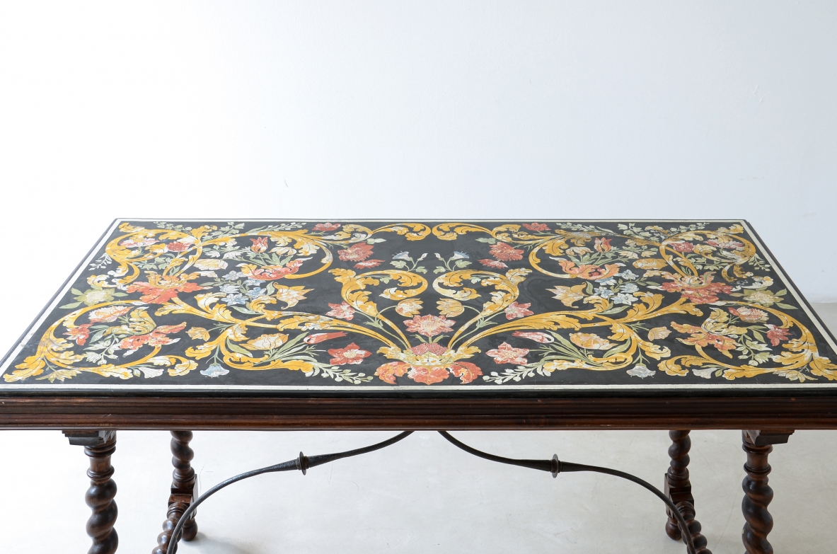 Stunning table with a rectangular polychrome scagliola top,ca. 1700-1730.