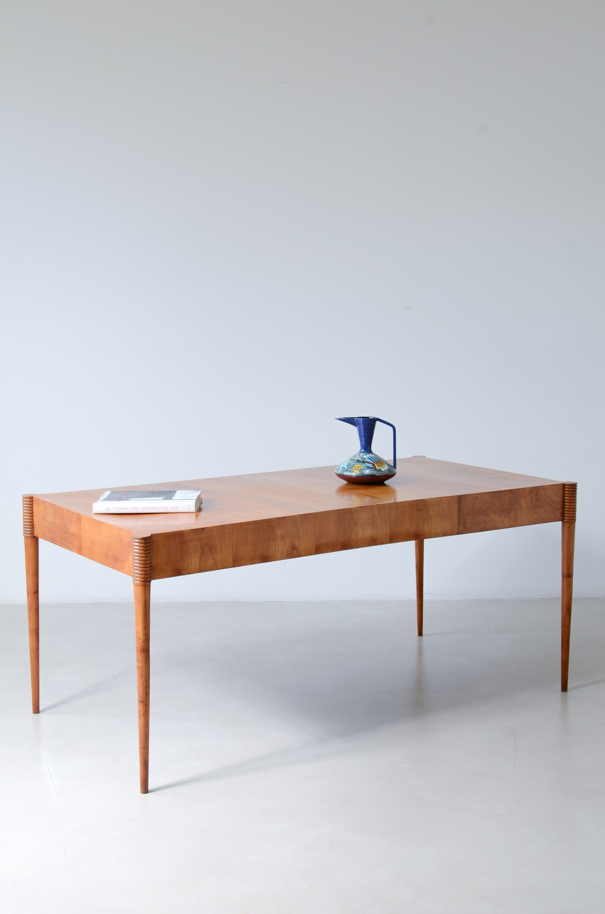 1940 Cherry table with turned legs and turned disc decoration
