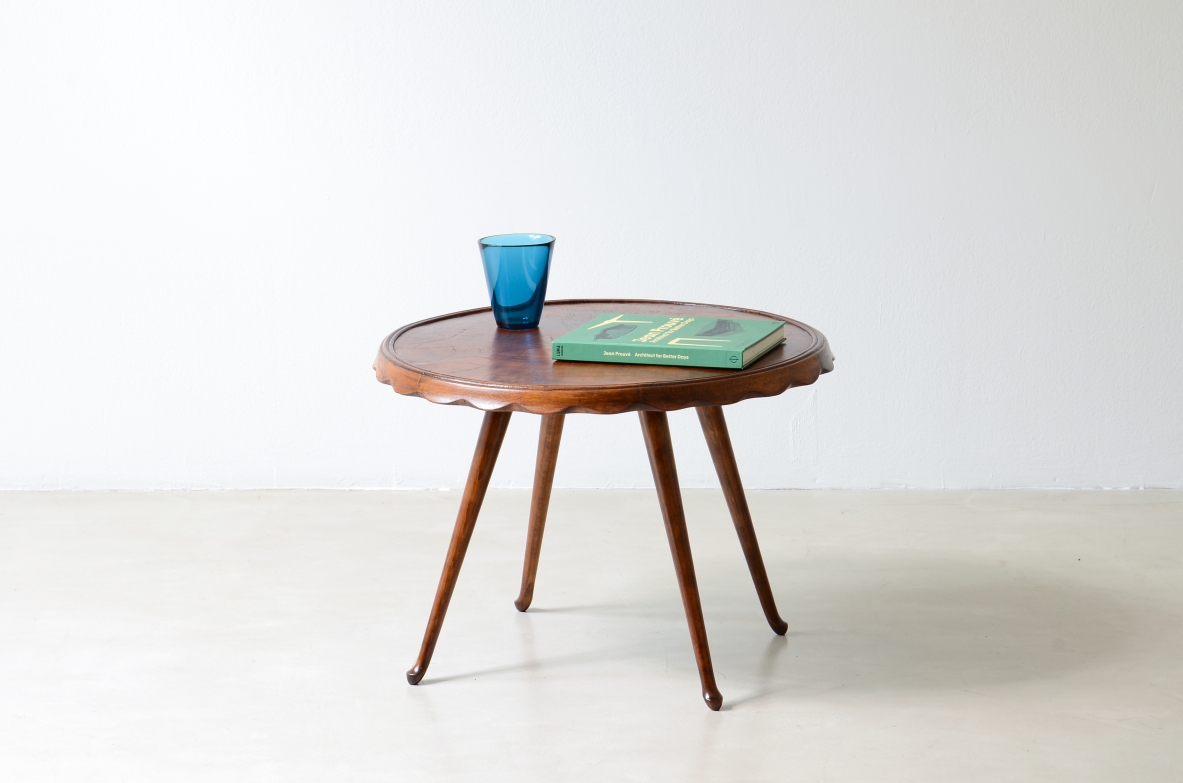 Paolo Buffa  Tavolino in legno di olmo con fascia del piano a onda 1950