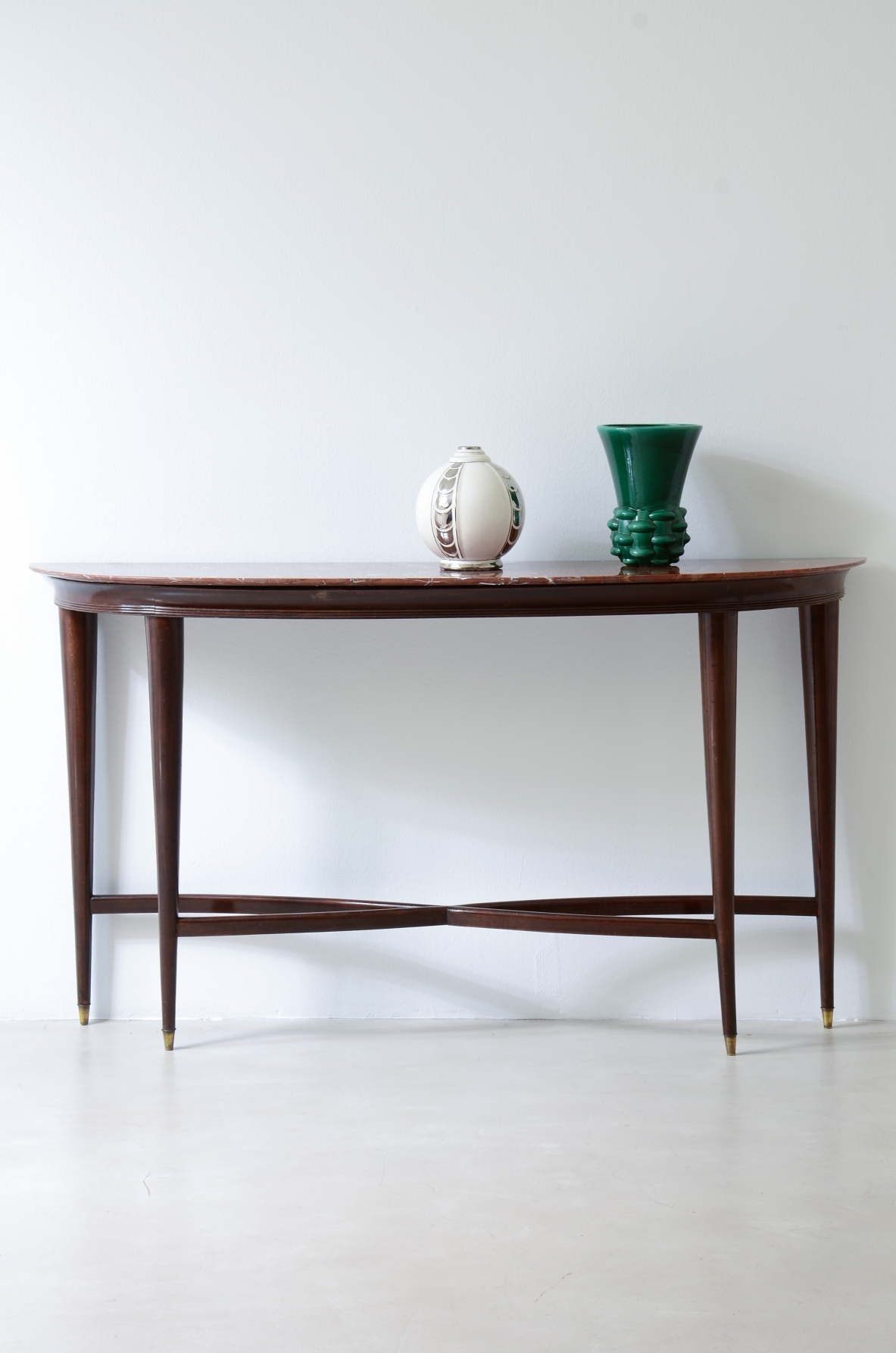 Paolo Buffa Elegante console in mogano con piano in marmo 1940