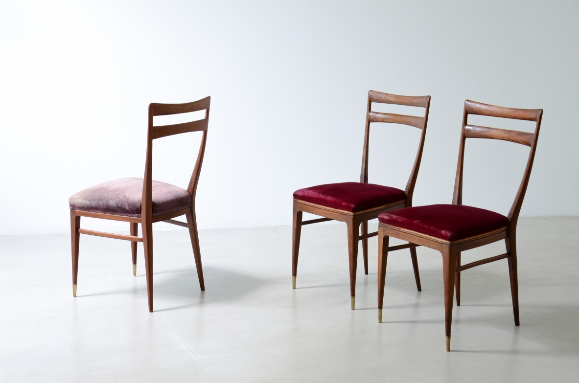 Guglielmo Ulrich Eight elegant turned walnut chairs, Manufactured by Arca Milano in the 1940s