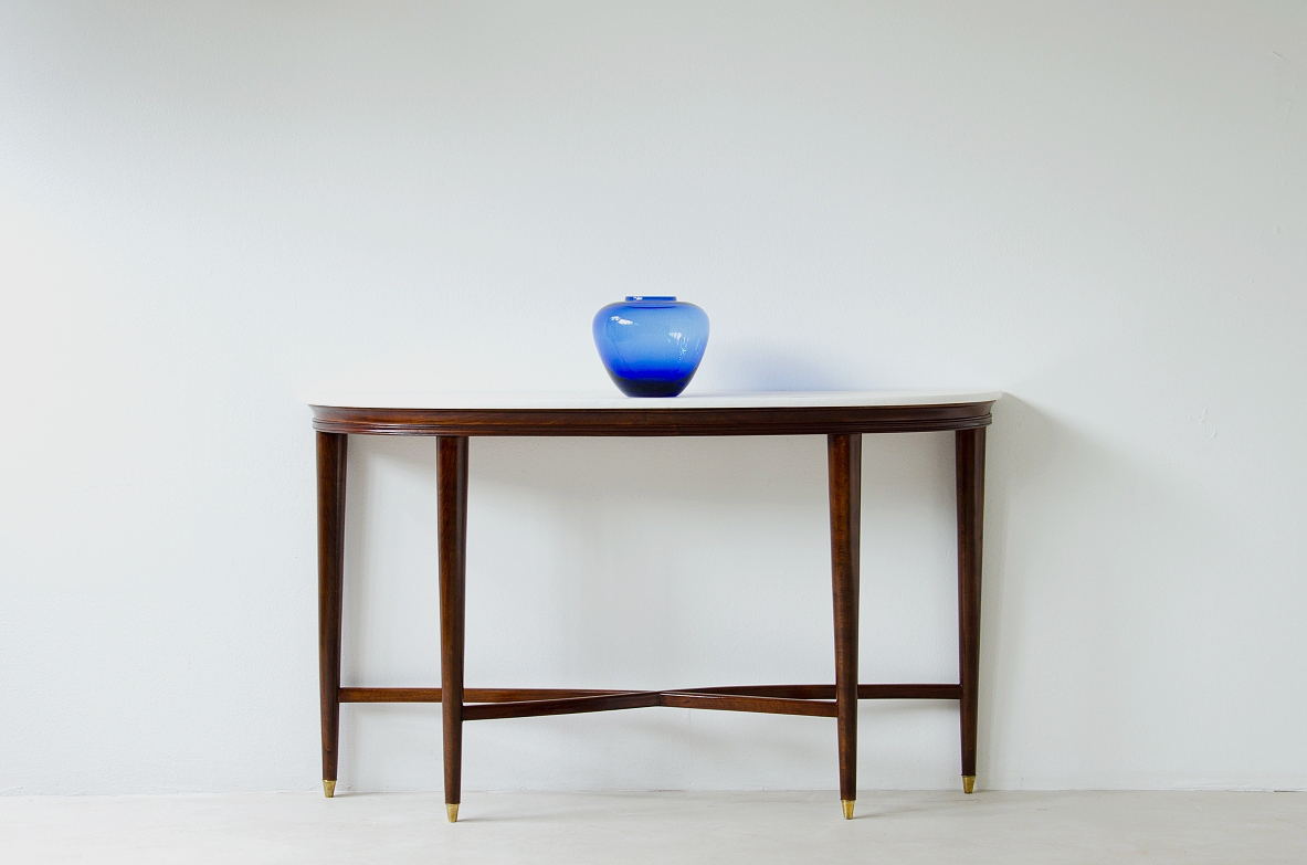 Paolo Buffa. Console in mogano con piano in marmo. Manifattura italiana, 1940ca.