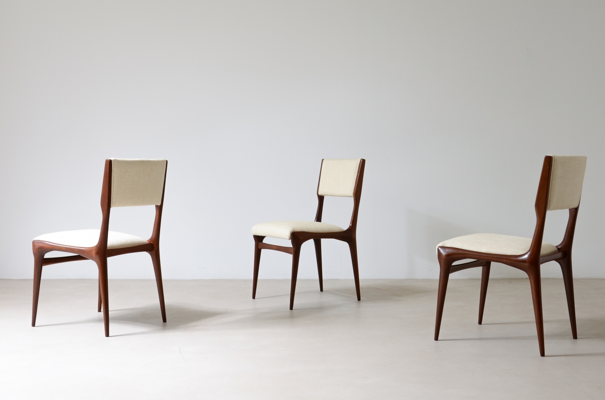 Carlo de Carli Raro set di sei sedie in legno  modello 585 1954 Produzione Cassina.